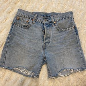Premium Mid Thigh High Rise Shorts Levi’s